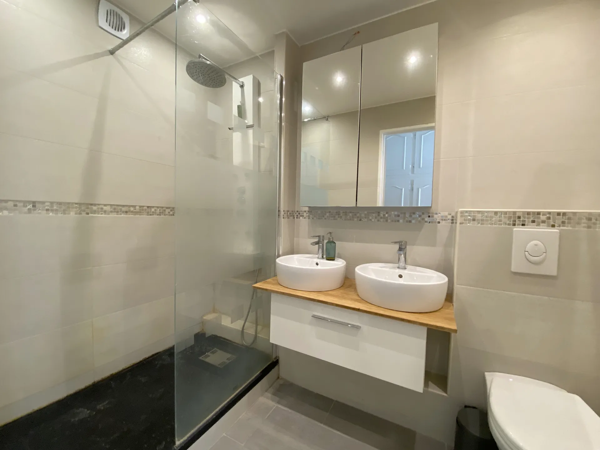 Le Pecq- Appartement de 4 pièces en étage élévé avec ascenseur, lumineux et situé dans une résidence avec gardiens et espaces verts