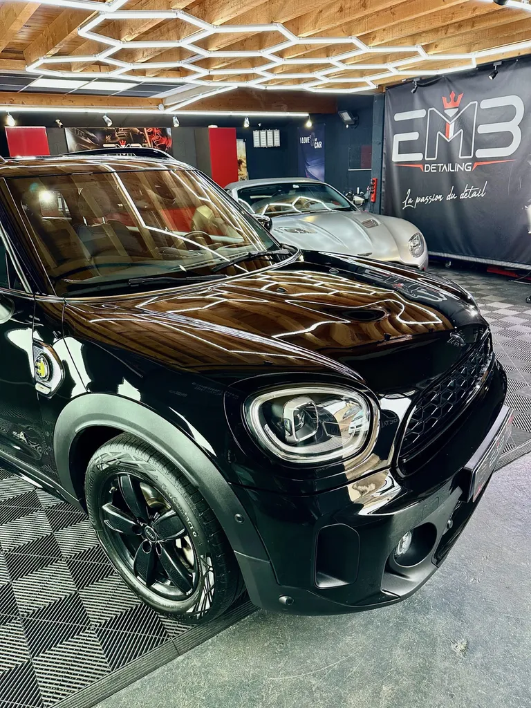 Traitement céramique & polissage multi-étapes sur Mini Countryman – EMB Detailing, spécialiste à Vaugneray (Lyon Ouest)