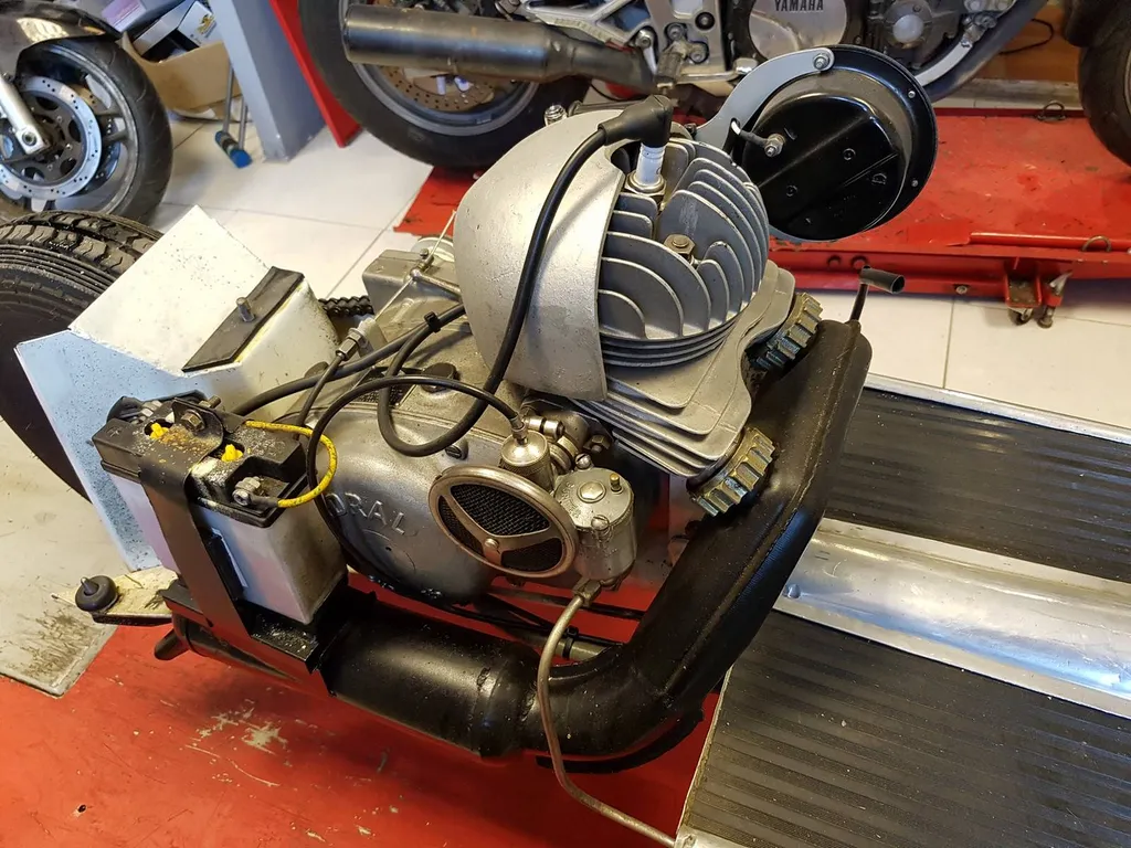 MOTEUR YDRAL 125 