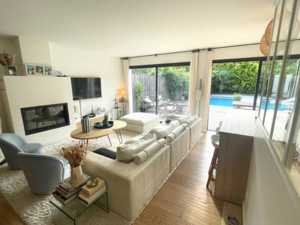 Salon lumineux maison récente Bordeaux Caudéran