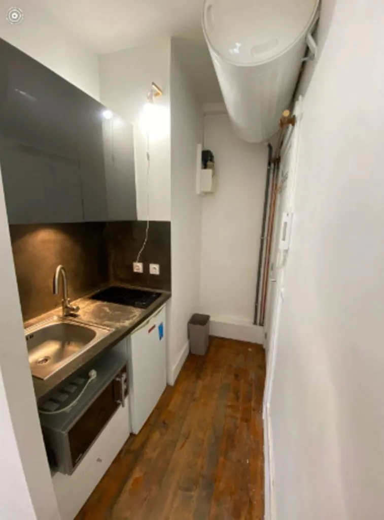 Situé au 16 rue Bouquet à Rouen