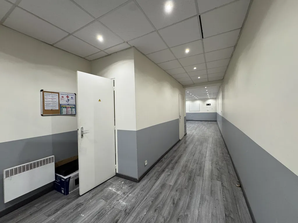Location - Boutique 76 m², Brochant, Avenue de Clichy 75017 PARIS