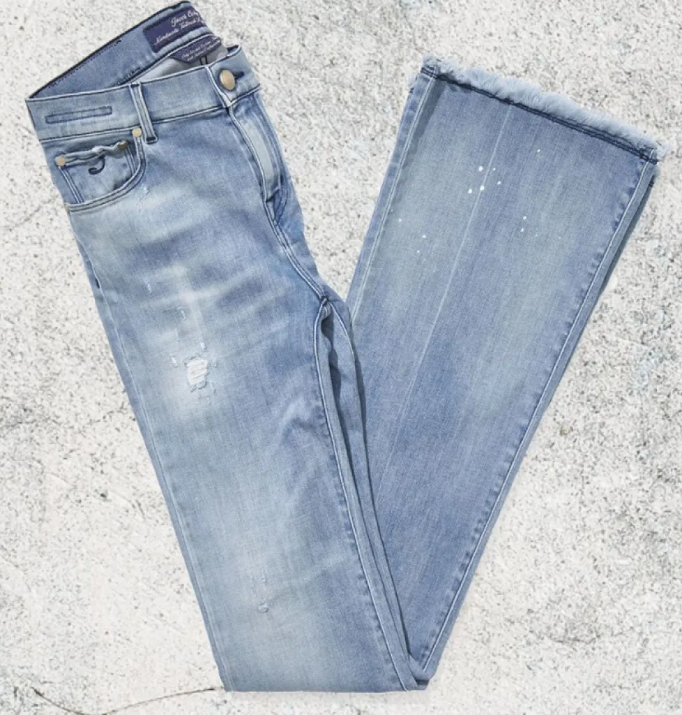 Jacob Cohen des jeans confortables, avec des détails qui les rendent uniques, qui séduisent les femmes stylées.