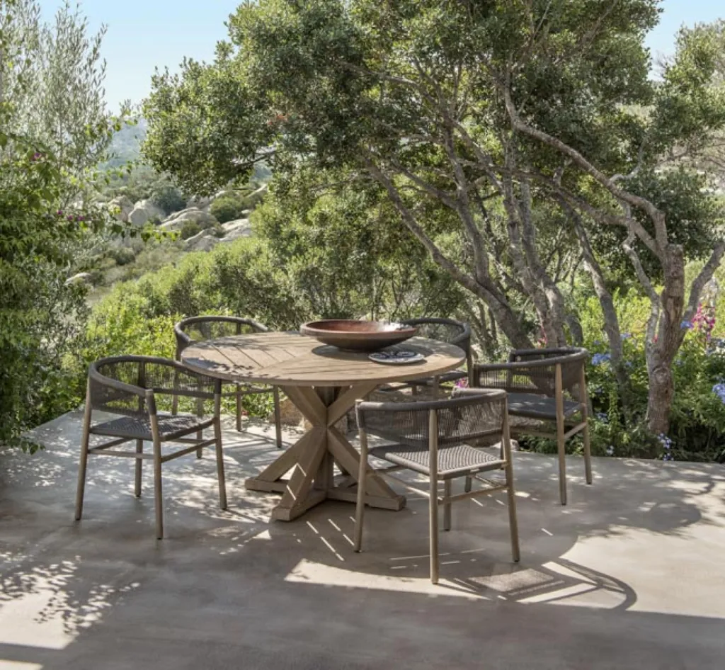 La table et chaise de jardin en bois