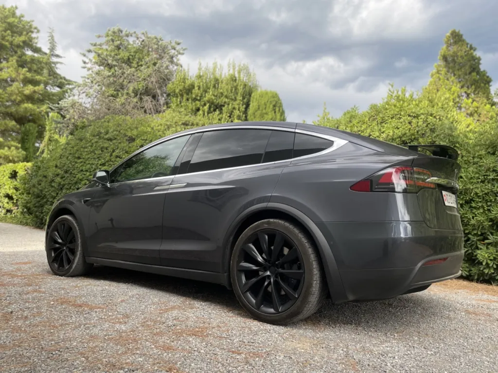 Film’solaire et vitres teintés à Anribes - Tesla X