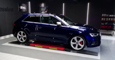 Protection céramique carrosserie voiture Gtechniq Crystal Serum Ultra Black Un véhicule protégé à Saint-Avé près de Vannes dans le Morbihan en Bretagne Sur cette Audi S3