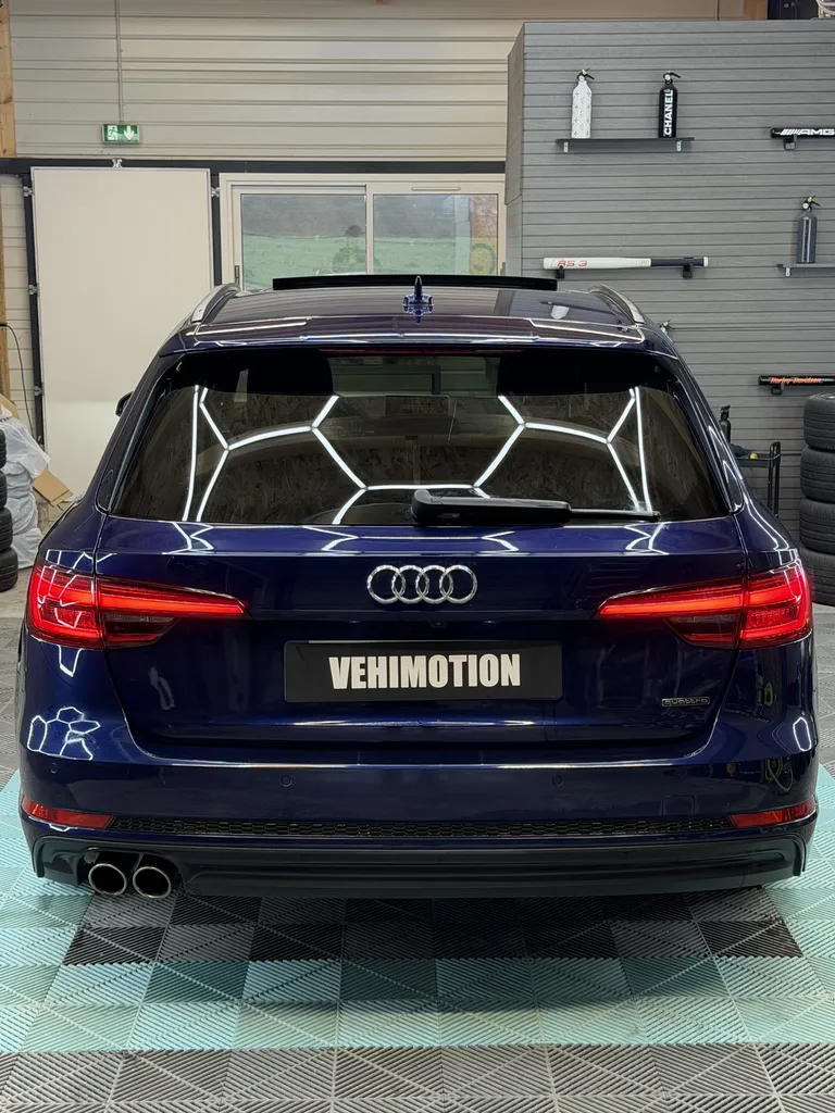 AUDI A 4 AVANT 3.0 TDI QUATTRO / CARPLAY/ SIEGE CHAUFFANT AV/AR / TOIT OUVRANT / B/O / ATTELAGE ELECTRIQUE / STRONIC