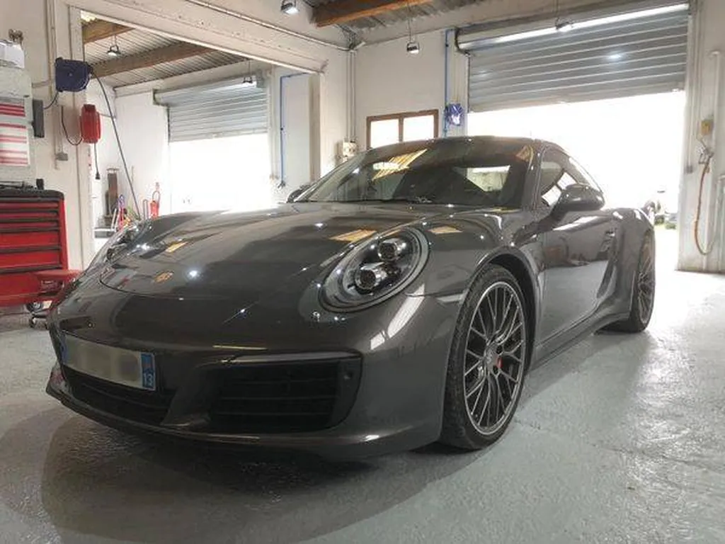 Réparation du Pare choc Arrière Porsche 991 Carrera 4S  à Carnoux en provence