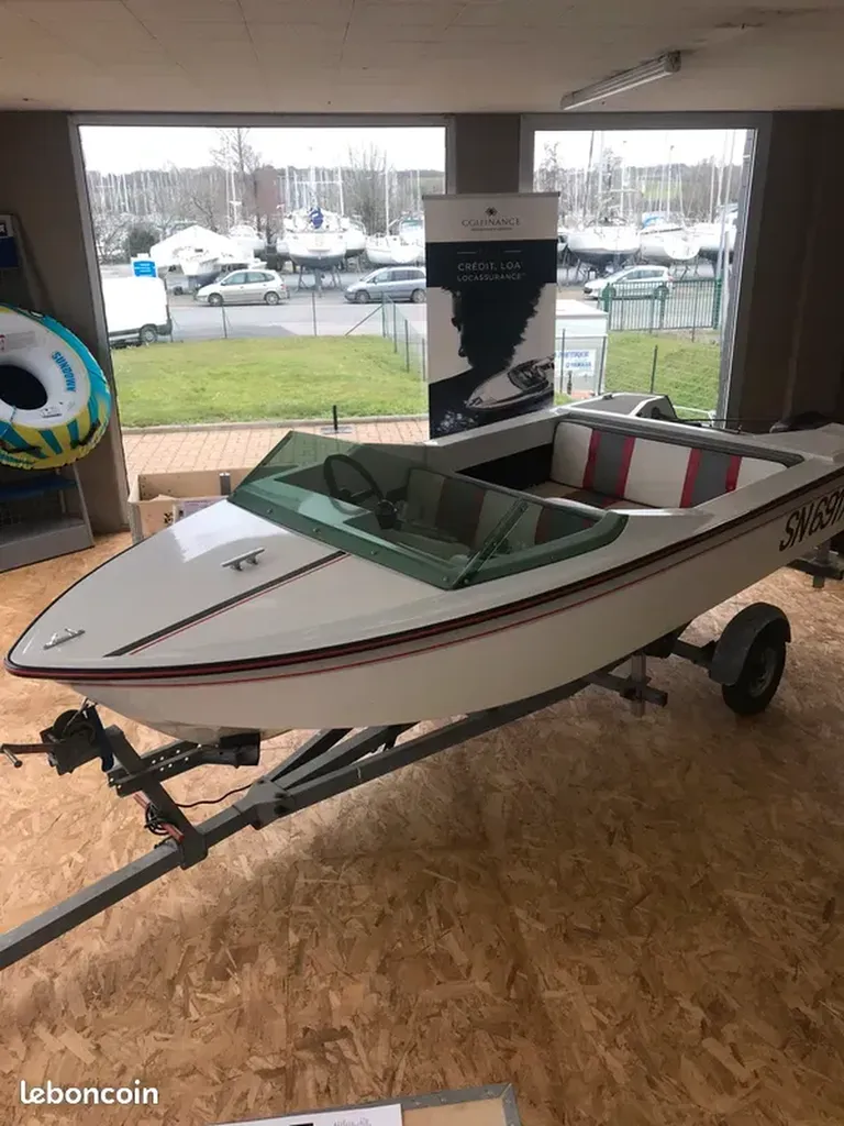 Acheter un bateau rigide d'occasion de moins de 5 mètres