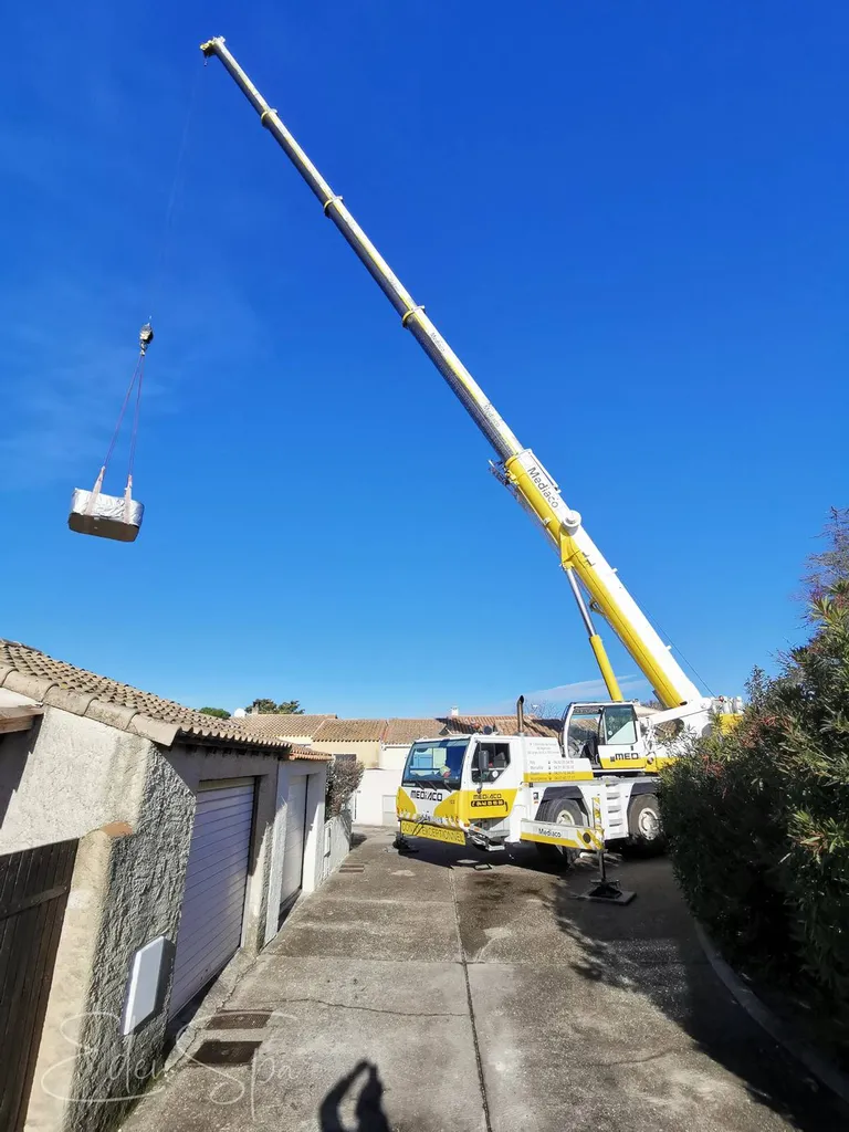 spa jacuzzi grue installation toulon