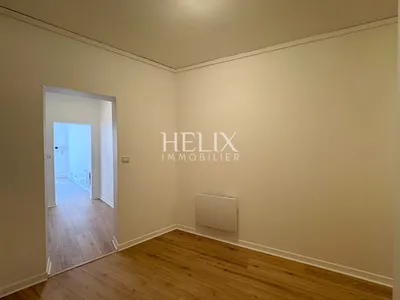 A louer à Saint Germain en Laye, un bel appartement en duplex 1er et 2 ème étage d'un immeuble bien entretenu.