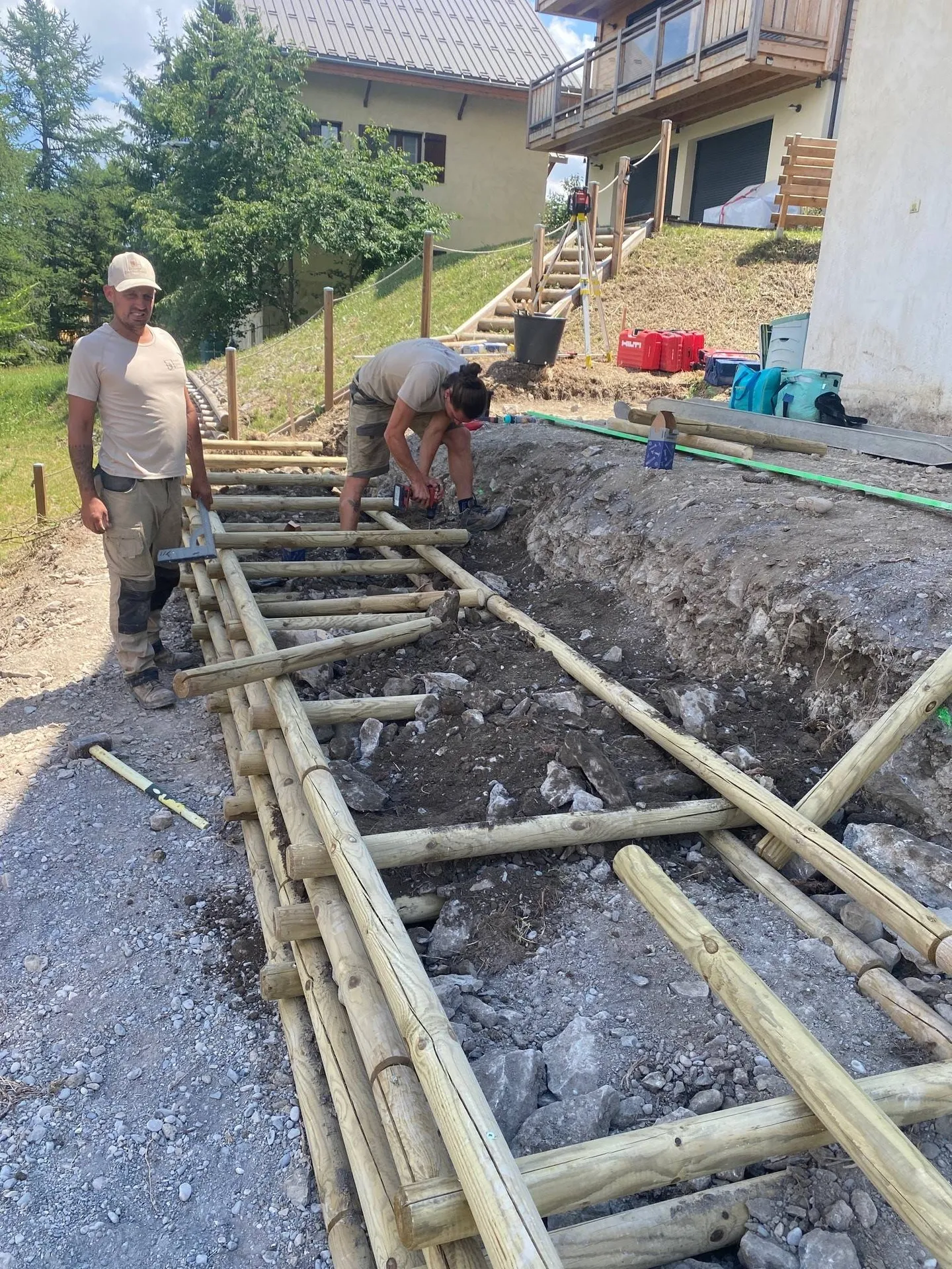Réalisation de soutenement de talus avec gabion bois à Valberg