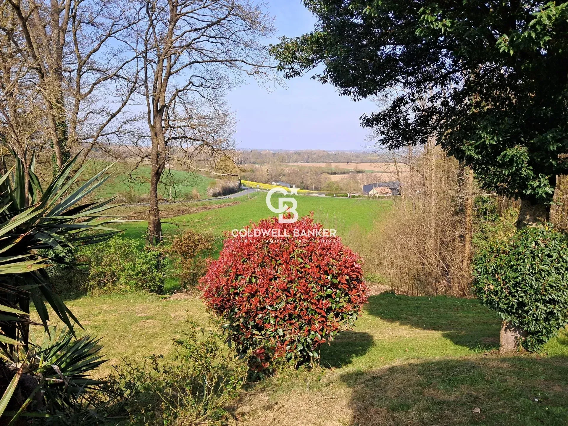 maison avec possibilité de vie de plain-pied et grand terrain proche Le Mans