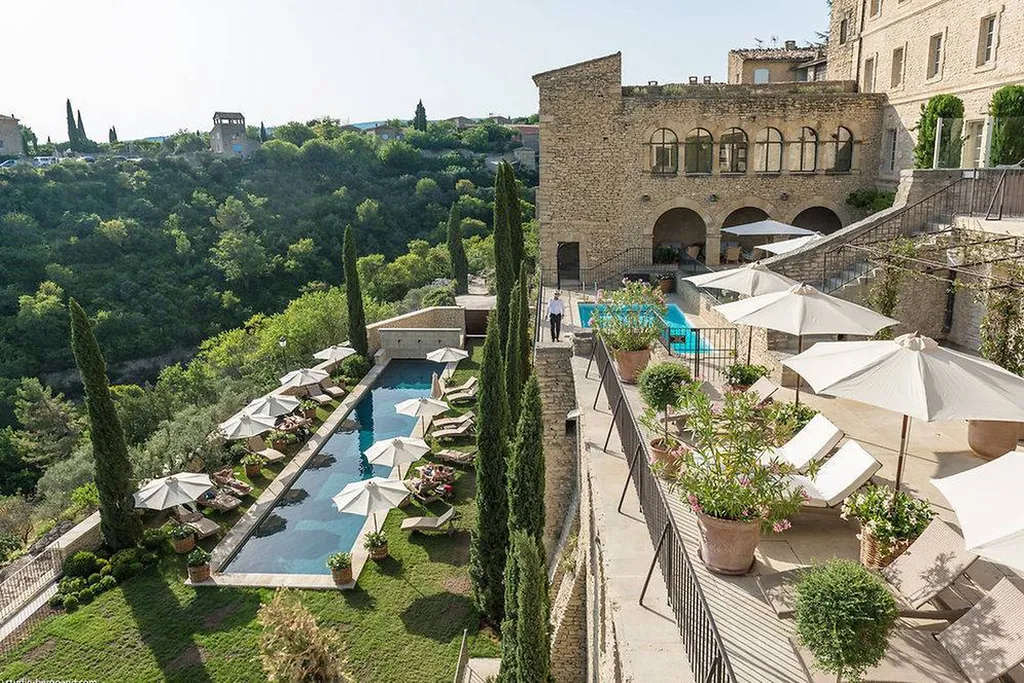 DERNIER CHANTIER  !! LE CHANTEUR KENDJI GIRAC A CHOISI LE BETON CIRE ET PEINTURES TERRE DU MONDE POUR SA RESIDENCE PRIVEE (pour plus de photos, cliquez sur l'onglet