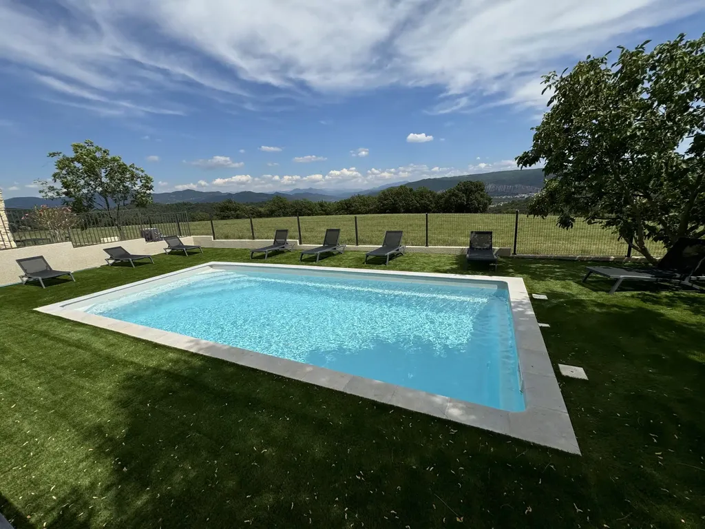 Les éléments à intégrer dans un budget de location de domaine en Provence pour organiser une cousinade en famille