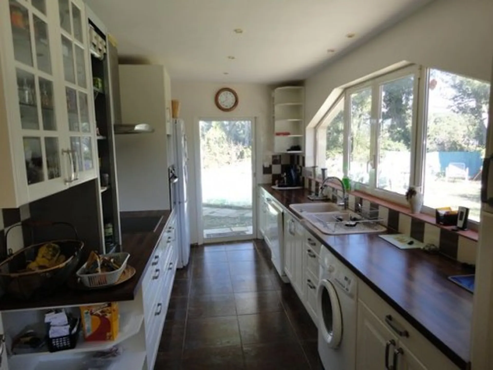 Vente logement  4 Roquefort La Bédoule cadre champêtre de plain pied avec piscine