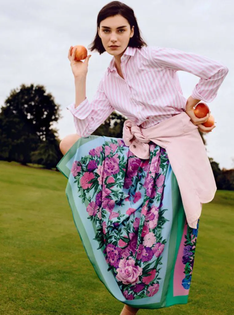 Weekend MaxMara des robes aux motifs floraux, des robes bohémes, une collection printemps-été 2023 jeune et élégante.