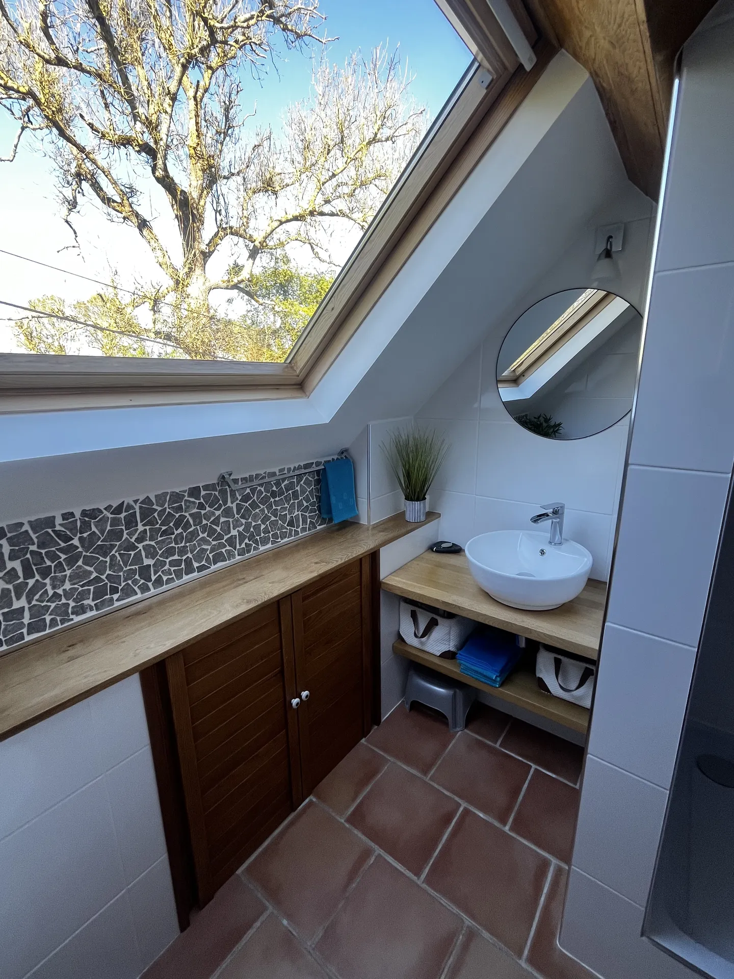 Maison récente avec grande dépendance aménageable – Terrain clos – Proche Côte Normande