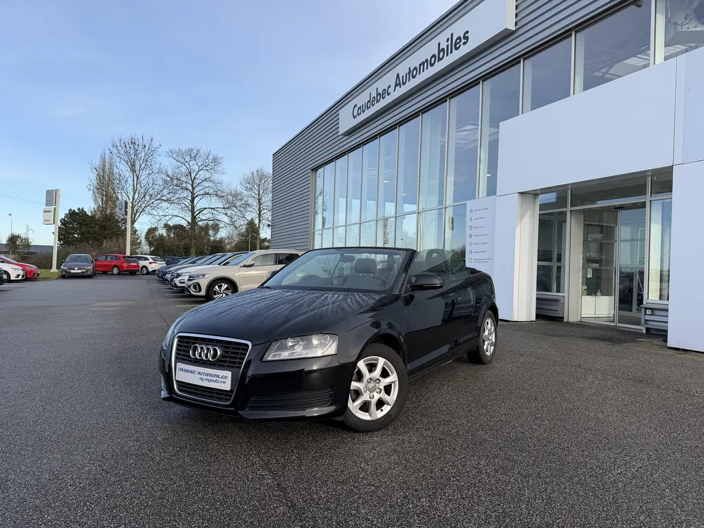 Audi A3 Cabriolet occasion à La Frénaye : voiture essence révisée proche du Havre, de Rouen et d'Yvetot.
