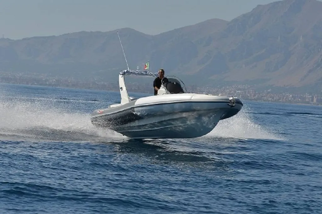 Wave 23 semi-rigide neuf à vendre dans le Var