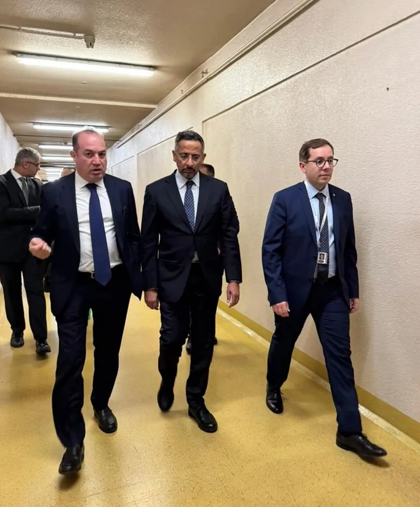 Son Excellence Monsieur Bandar I. Alkhorayef a visité l'usine de production Benta Lyon