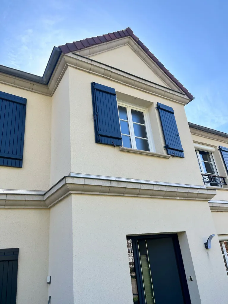 Peinture extérieure, ravalement, volets, fenêtres, portails, colombages...dans tout le Calvados, Eure, seine maritime, eure et Loire et région Parisienne.