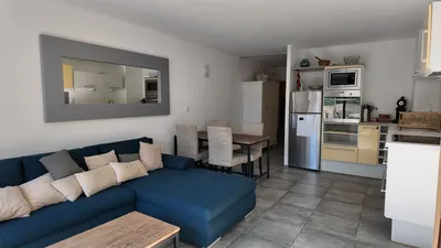 Les Issambres, rez-de-jardin lumineux: T2 de 46 m² avec terrasse 15 m², parking, proche plages, à 256 000 €