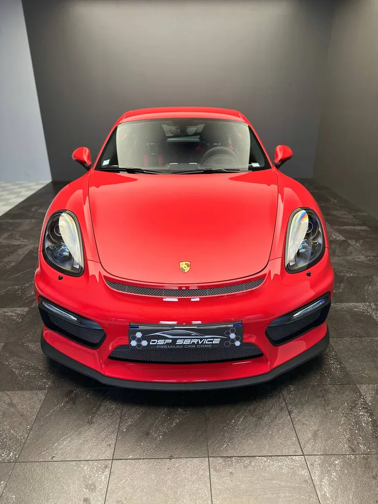 Lustrage brillance sur une Porsche 981 Cayman GT4 proche Le Mans (72)