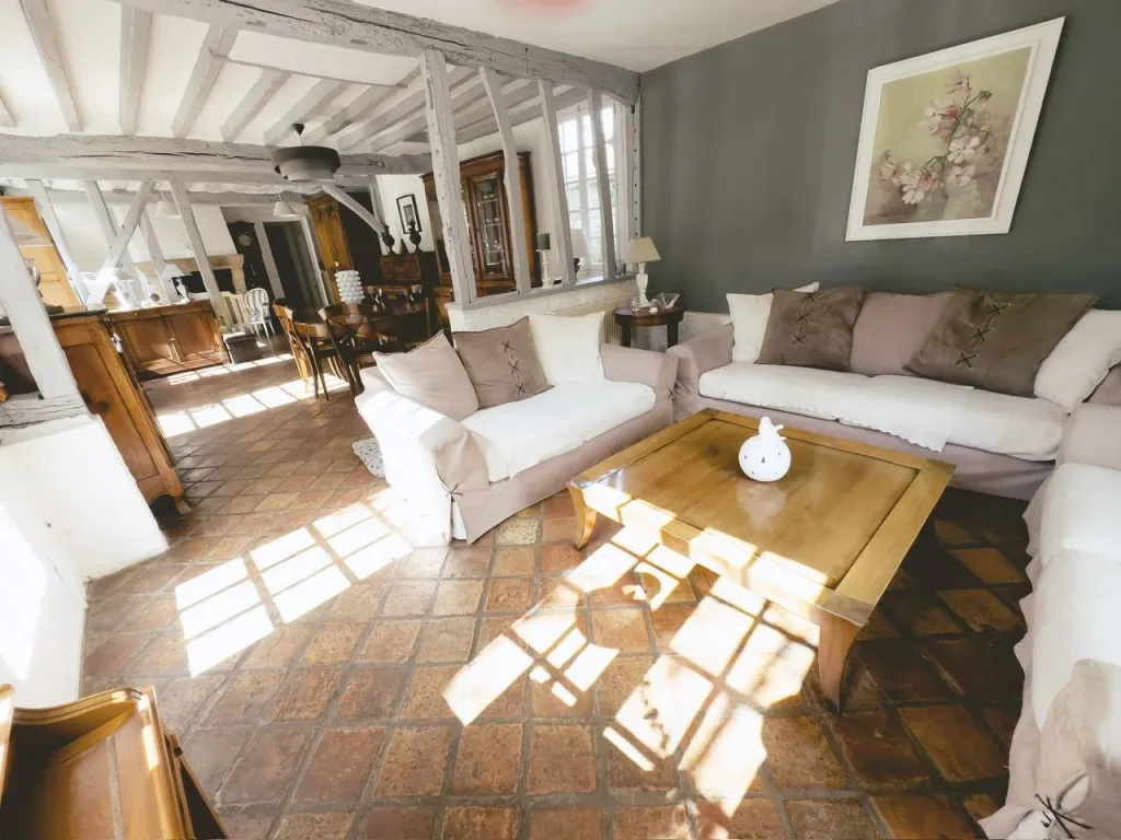 A vendre belle maison bourgeoise de 228 m² avec jardin de 1277 m² sur la commune de CAUDEBEC LES ELBEUF 76320