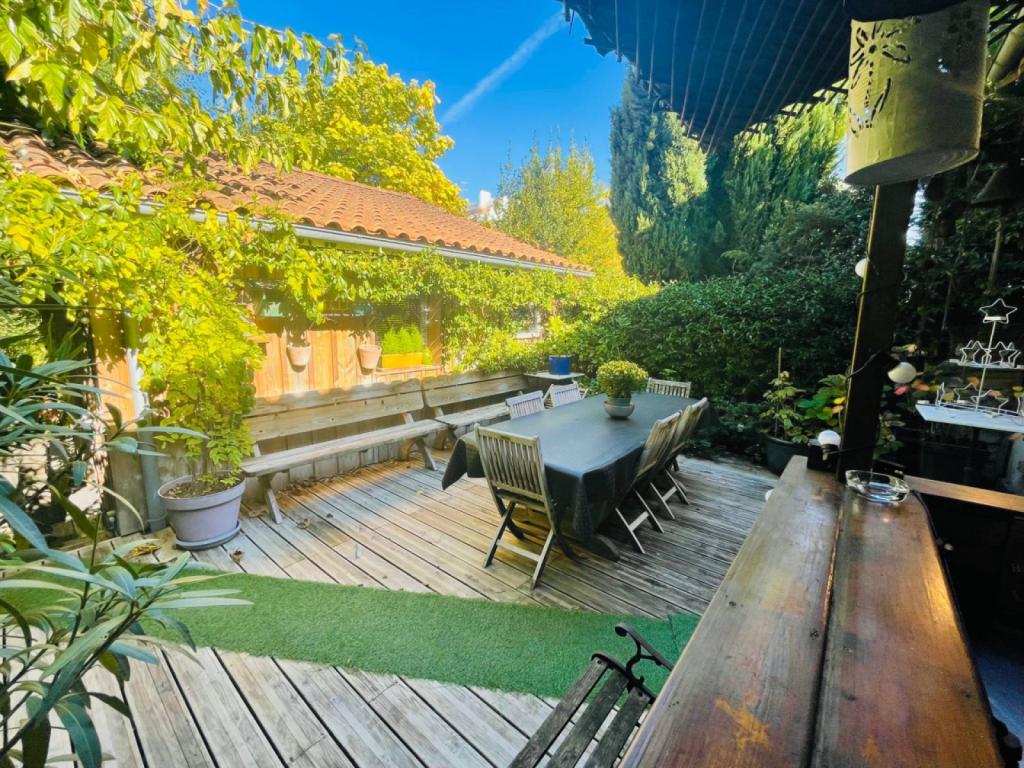 Jolie maison pierre de plain-pied Bordeaux Caudéran Les Orangers 