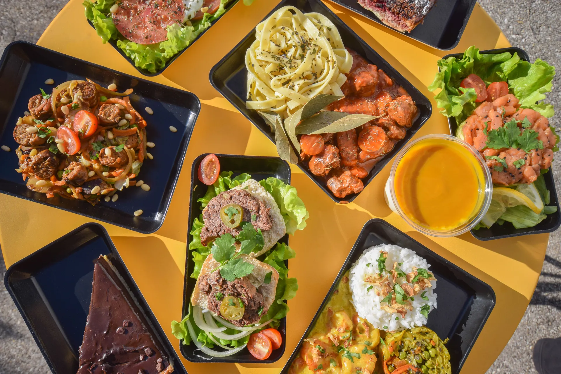 livraison de plateaux repas en entreprise