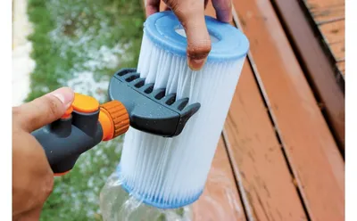 Peigne de Nettoyage Cartouche, un accessoire indispensable pour garder vos cartouches propres et fonctionnelles. - MCR Piscines et Spas - Caissargues