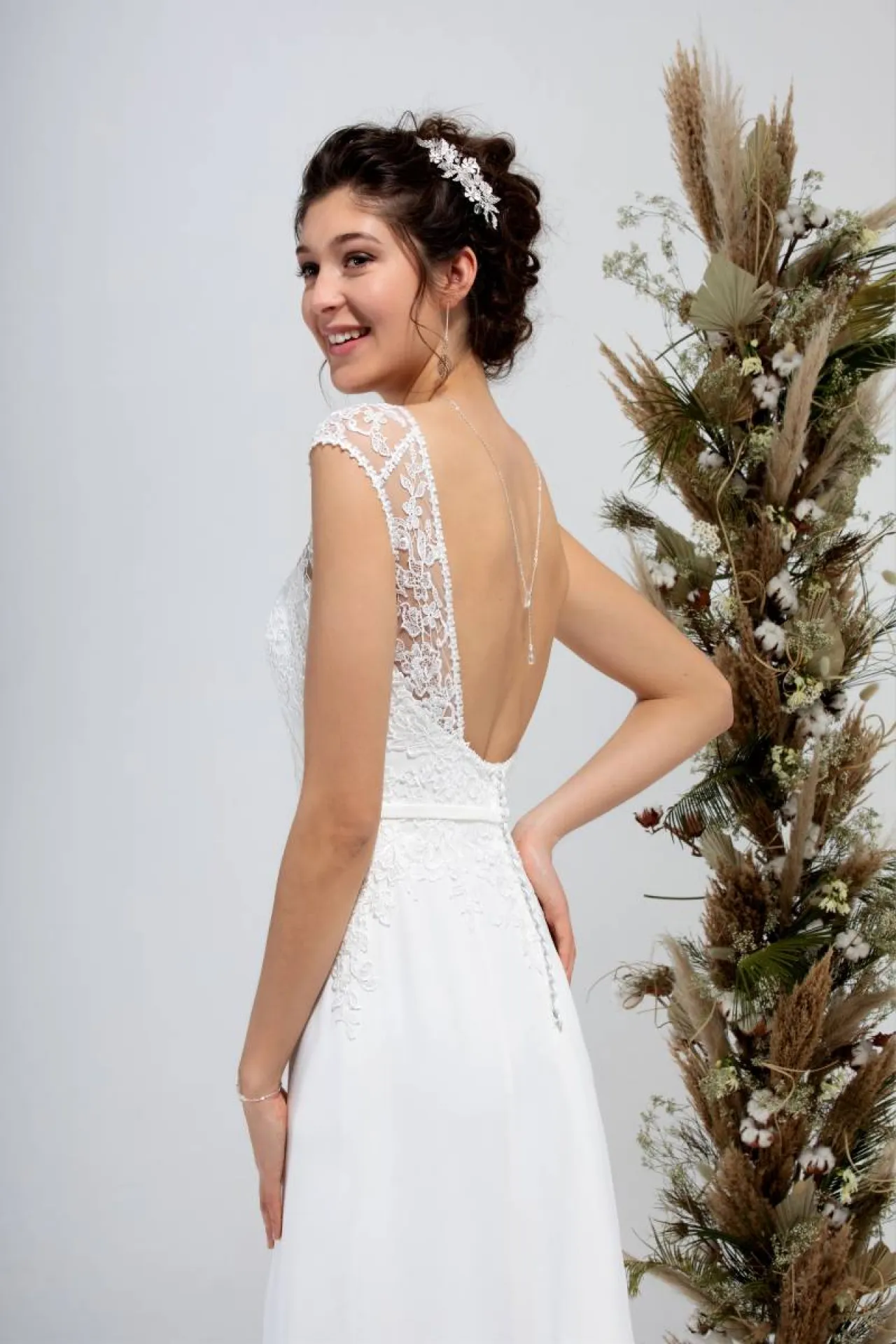 ROBE DROITE FOURREAU FLUIDE CHAMPÊTRE ET BOHÈME SAFRAN EGLANTINE 2020 .