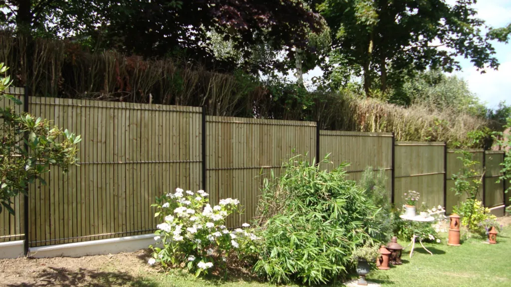 Réalisation d'une occultation le long d'une sente public dans le Calvados 14