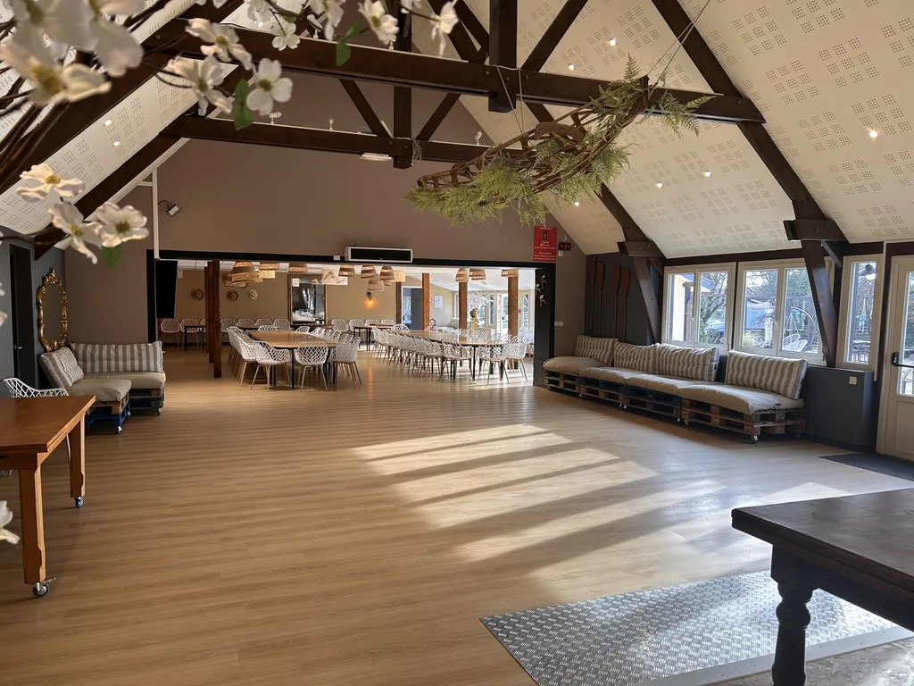 quels sont les prix pour louer une salle des fêtes sur Ouistreham proche de Giberville