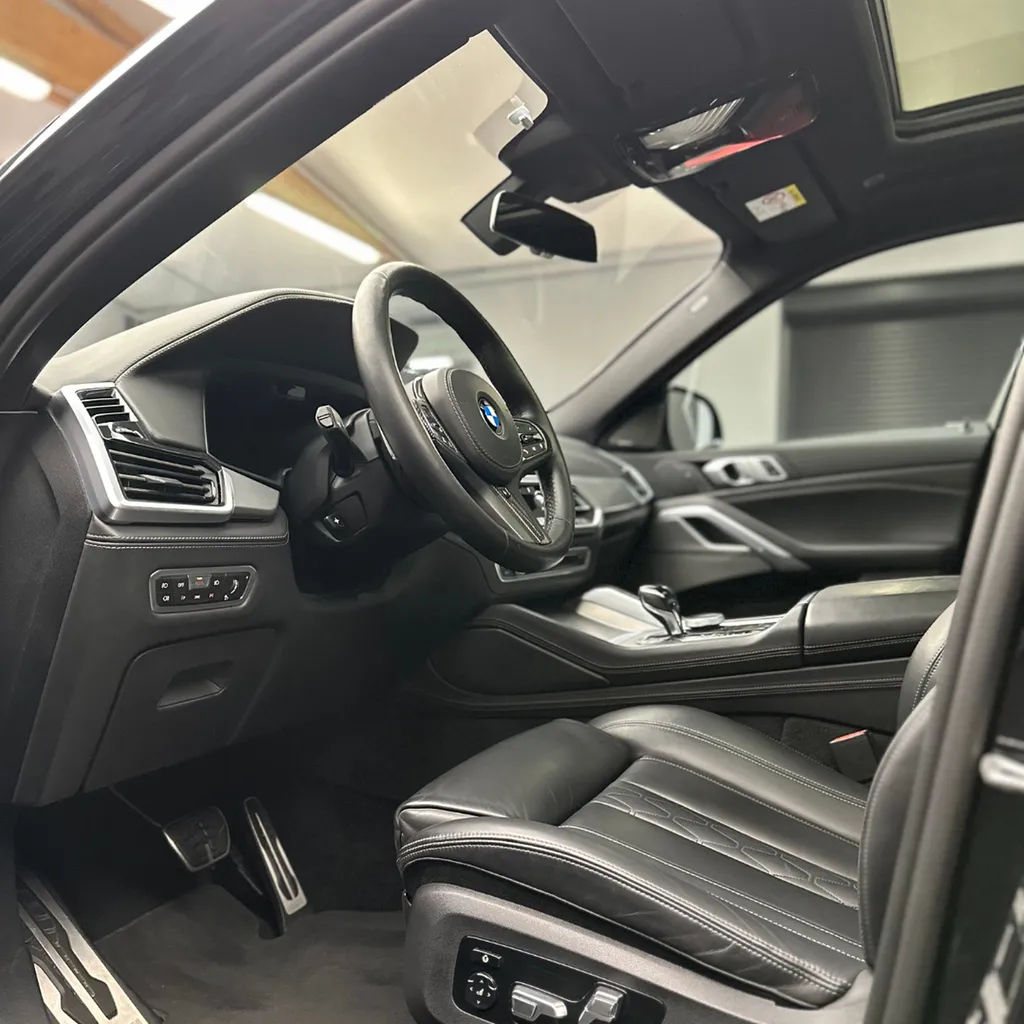 Repigmentation du cuir d'un BMW X6 M50d à Le Mans (72)