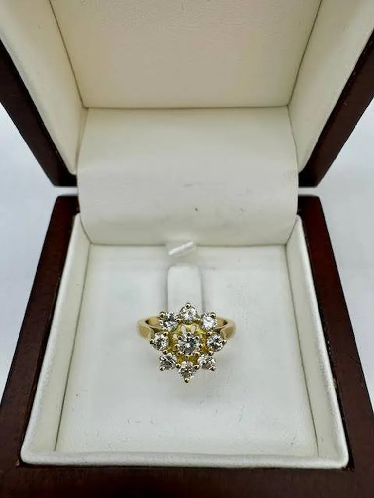 Pureté et Perfection : La Sublime Bague Marguerite Disponible à Or Ligne près de Bordeaux