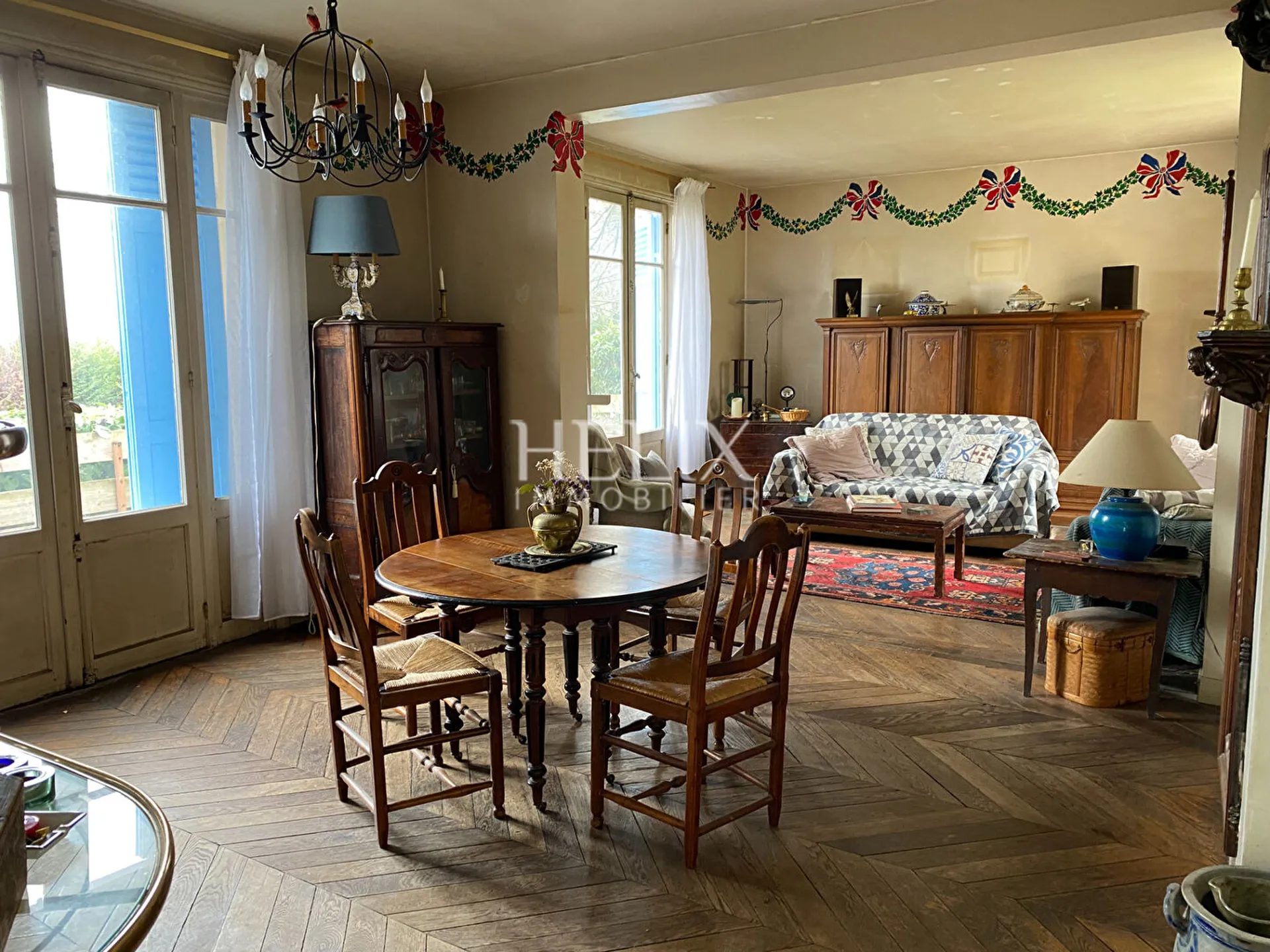 Maison 6 pièces de 135 m2 et  grande dépendance sur une parcelle de 700 M2