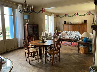 Maison 6 pièces de 135 m2 et  grande dépendance sur une parcelle de 700 M2