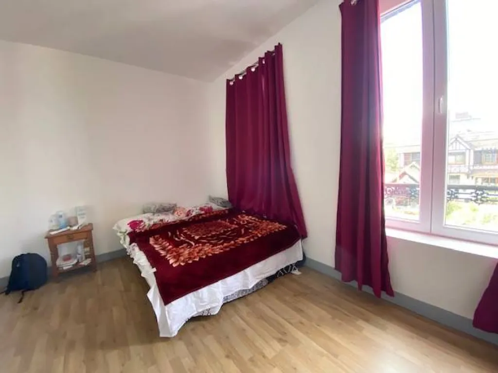 A vendre superbe maison de ville refaite à neuf  sur la commune de Caudebec lès Elbeuf 76320