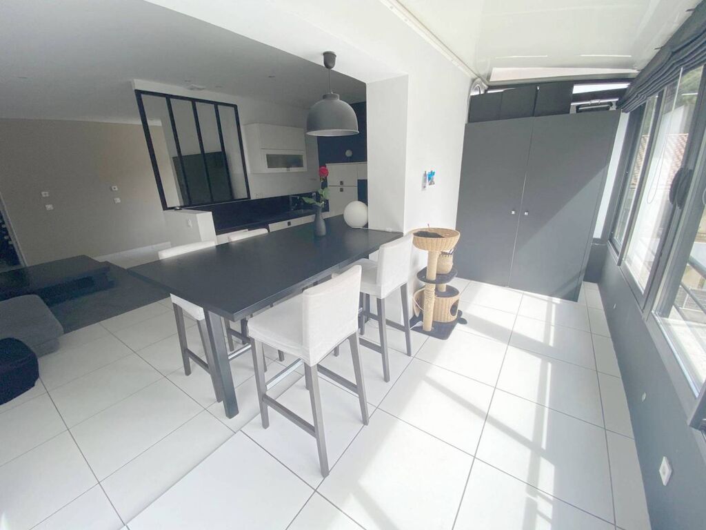 appartement T3 AVEC PISCINE ROQUEFORT LA BEDOULE