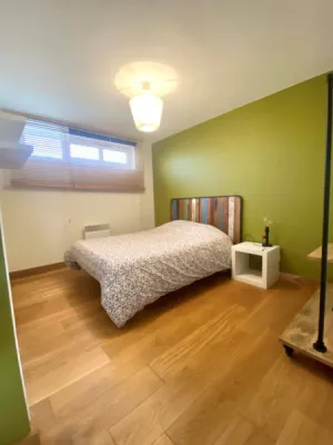 Chambre spacieuse et lumineuse 