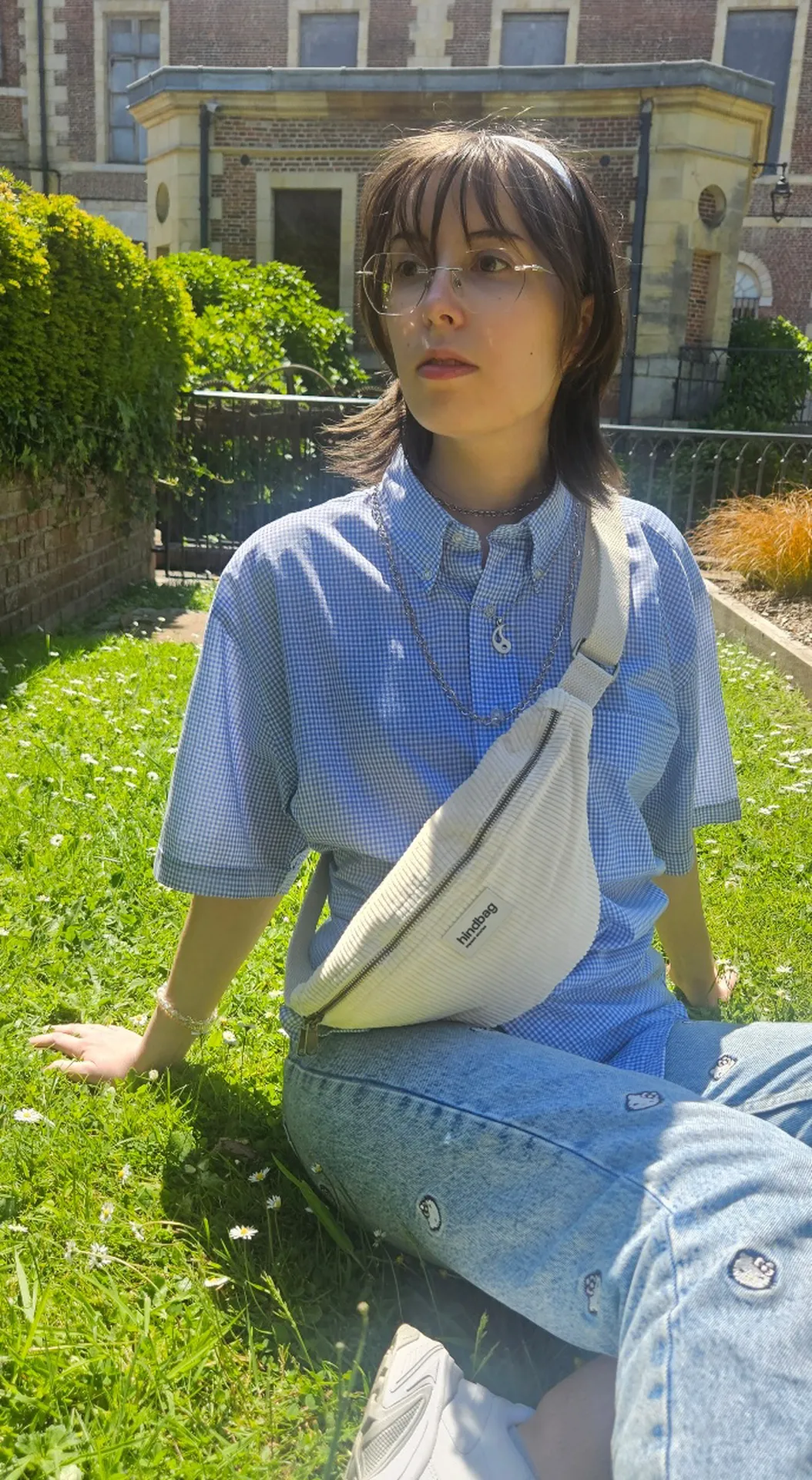 Sac banane Hindbag Olivia velours beige chez Evasion à Eu