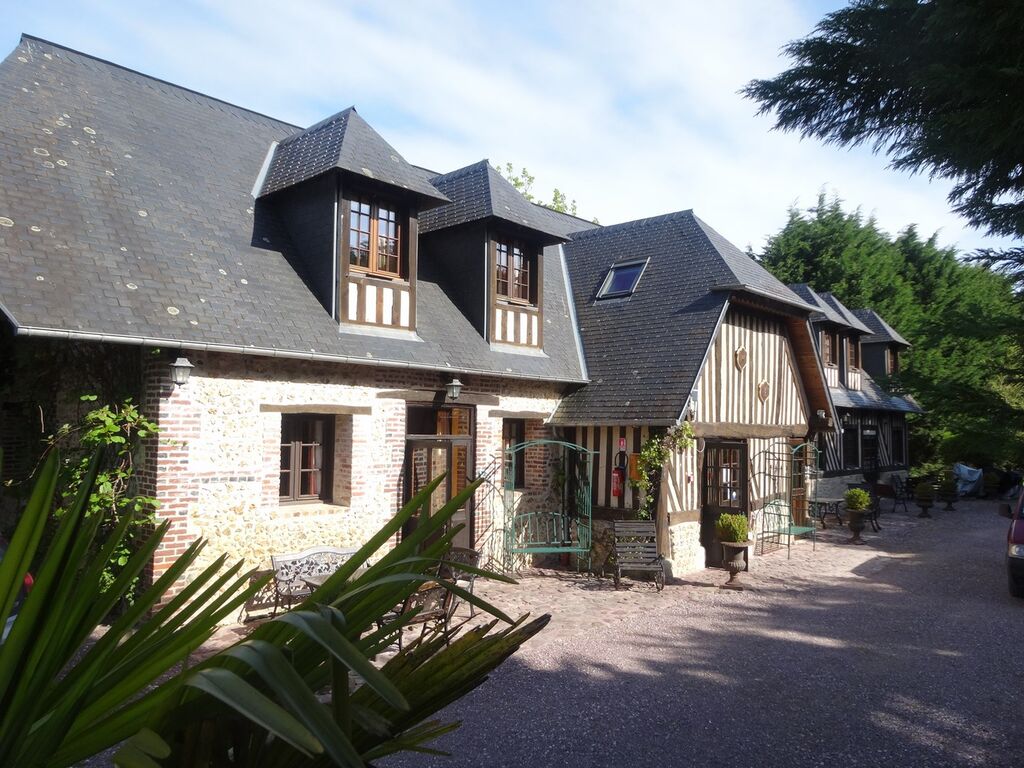 MAISON NORMANDE proche PONT L'EVEQUE