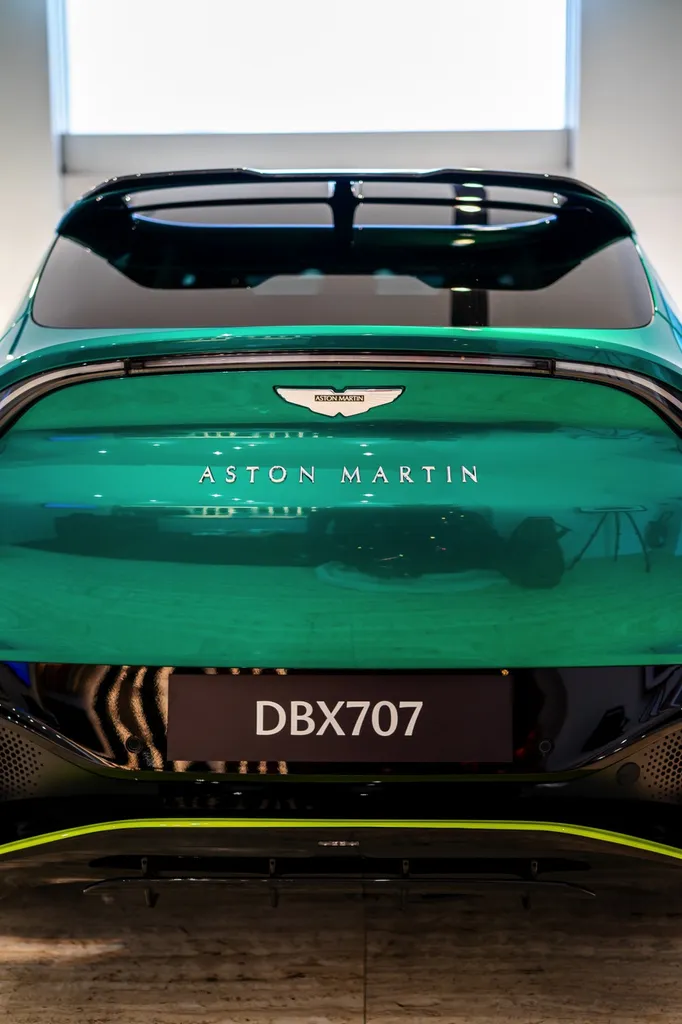 traitement céramique Lyon Aston Martin DBX 707 AMR 