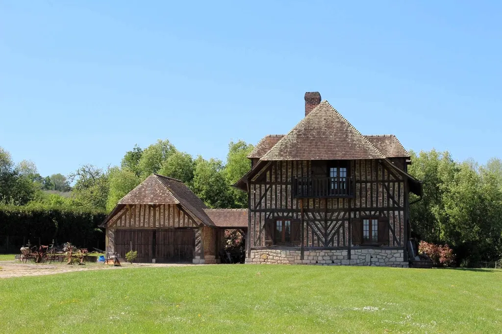 EN VENTE - Ancien Pressoir - Belle maison familiale de caractère sur plus de 7700m² avec grand garage, proche Pont-l’Évêque 14130