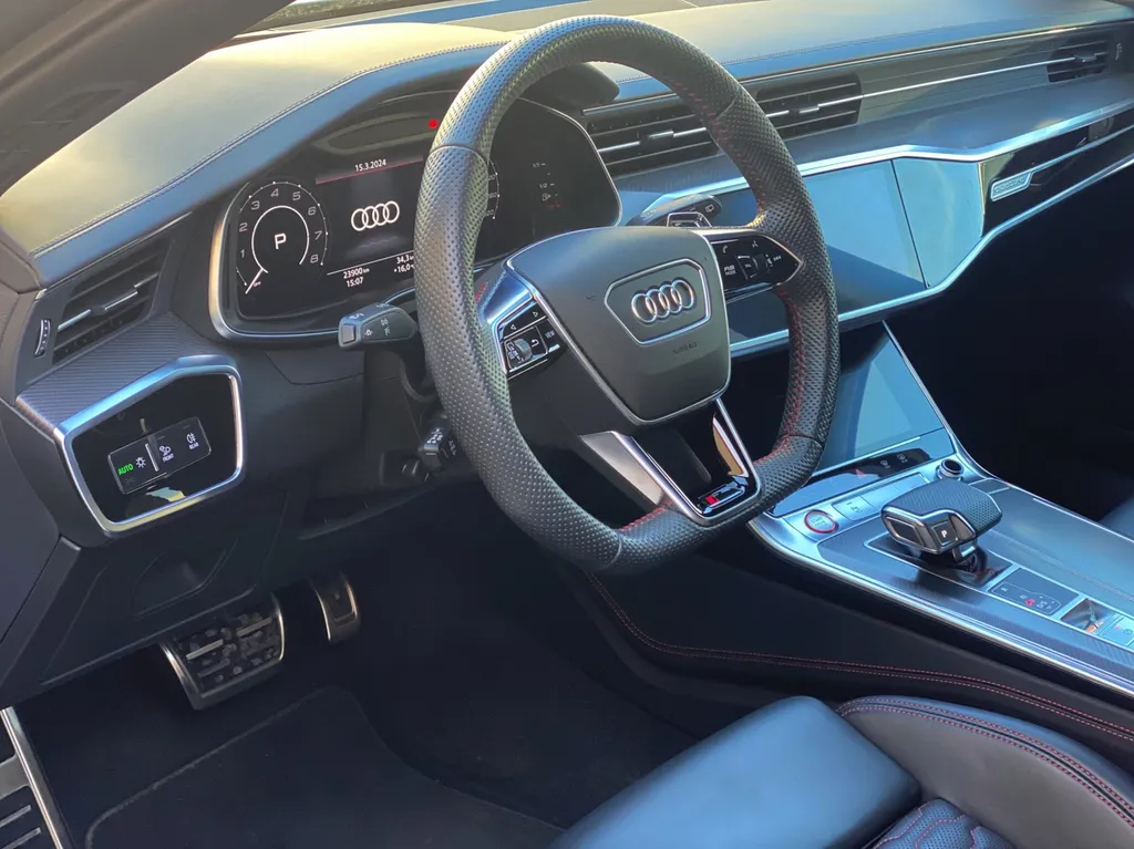 Découvrez l'Excellence de Platinum Carrosserie sur cette Audi RS6 C8 pour la réparation de la carrosserie proche d’Aubagne