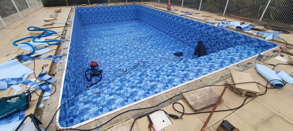 Constructeur de piscine avec garantie décennale autour de Saint Laurent de Médoc