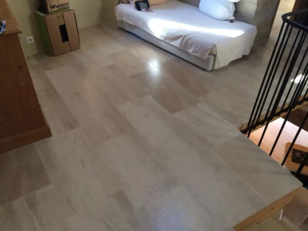 Travertin : pierre naturelle pour carrelage intérieur et extérieur – Livraison partout en France, dont Montpellier et Lyon