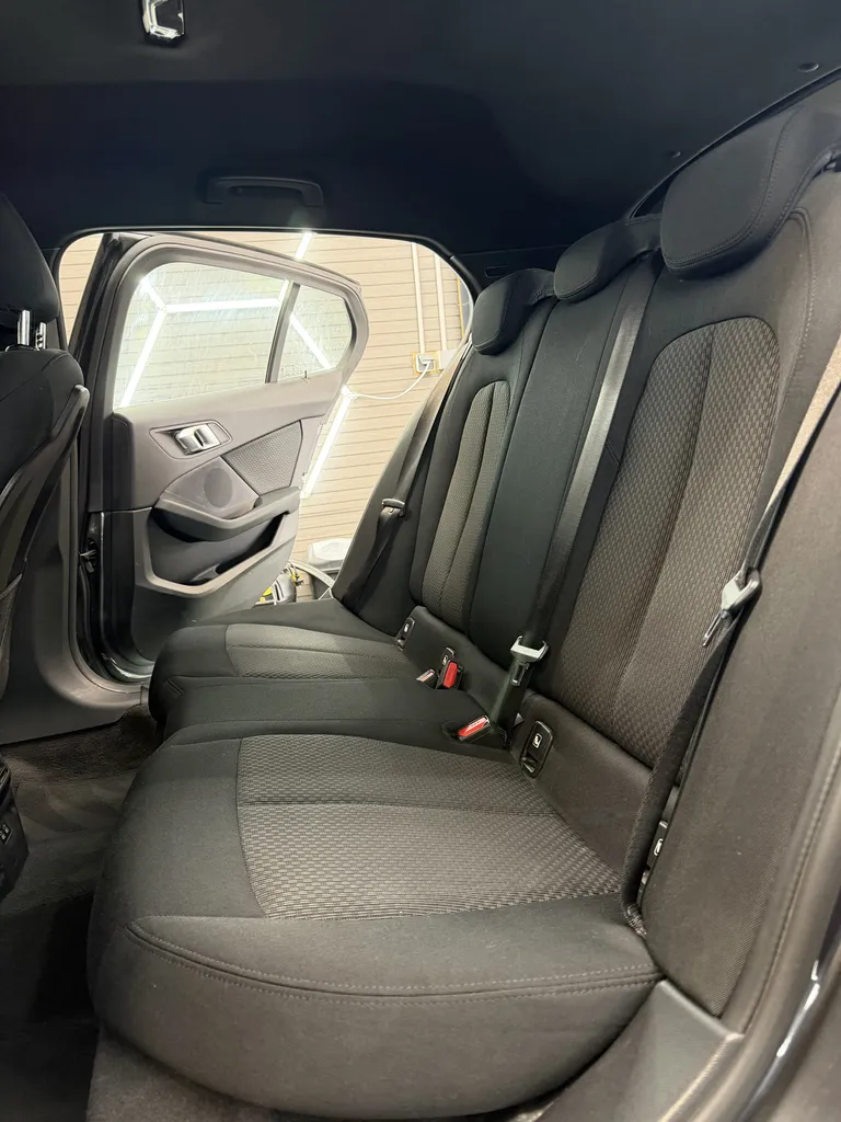 BMW 118D F40 150 CHV BUSINESS EDITION